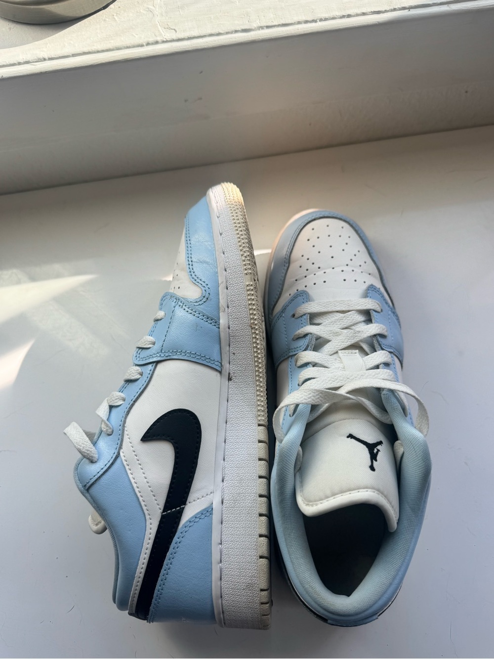 Jordan Low-Top Sneakers in Light Blue, White and Black